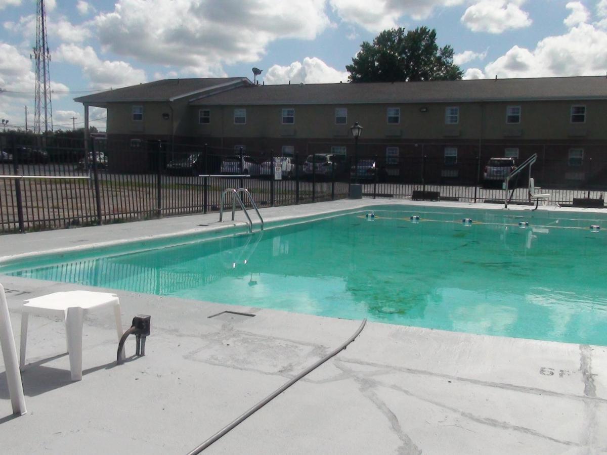 Days Inn By Wyndham Amherst Bagian luar foto