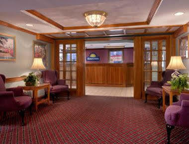 Days Inn By Wyndham Amherst Bagian luar foto